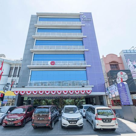 Collection O 1279 Hotel Grand Celino Makassar Exterior photo