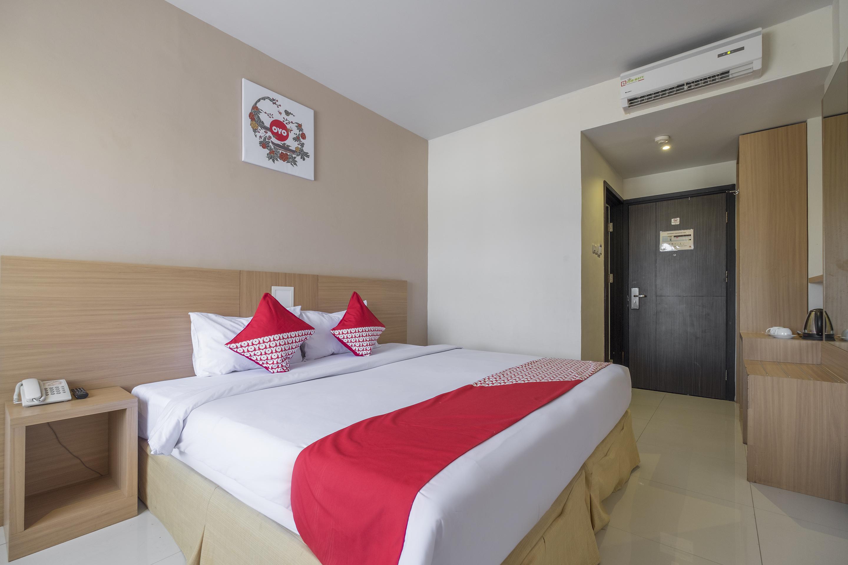 Collection O 1279 Hotel Grand Celino Makassar Exterior photo