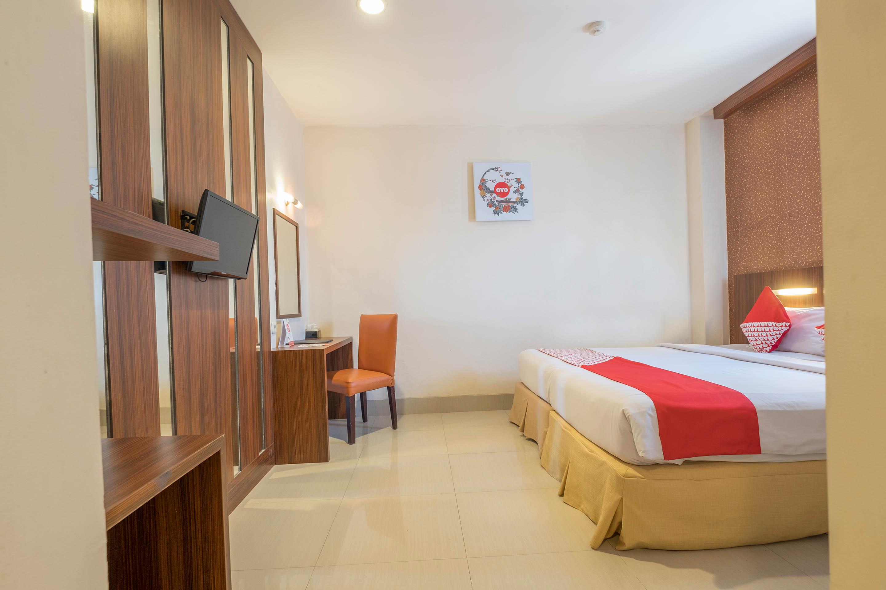 Collection O 1279 Hotel Grand Celino Makassar Exterior photo