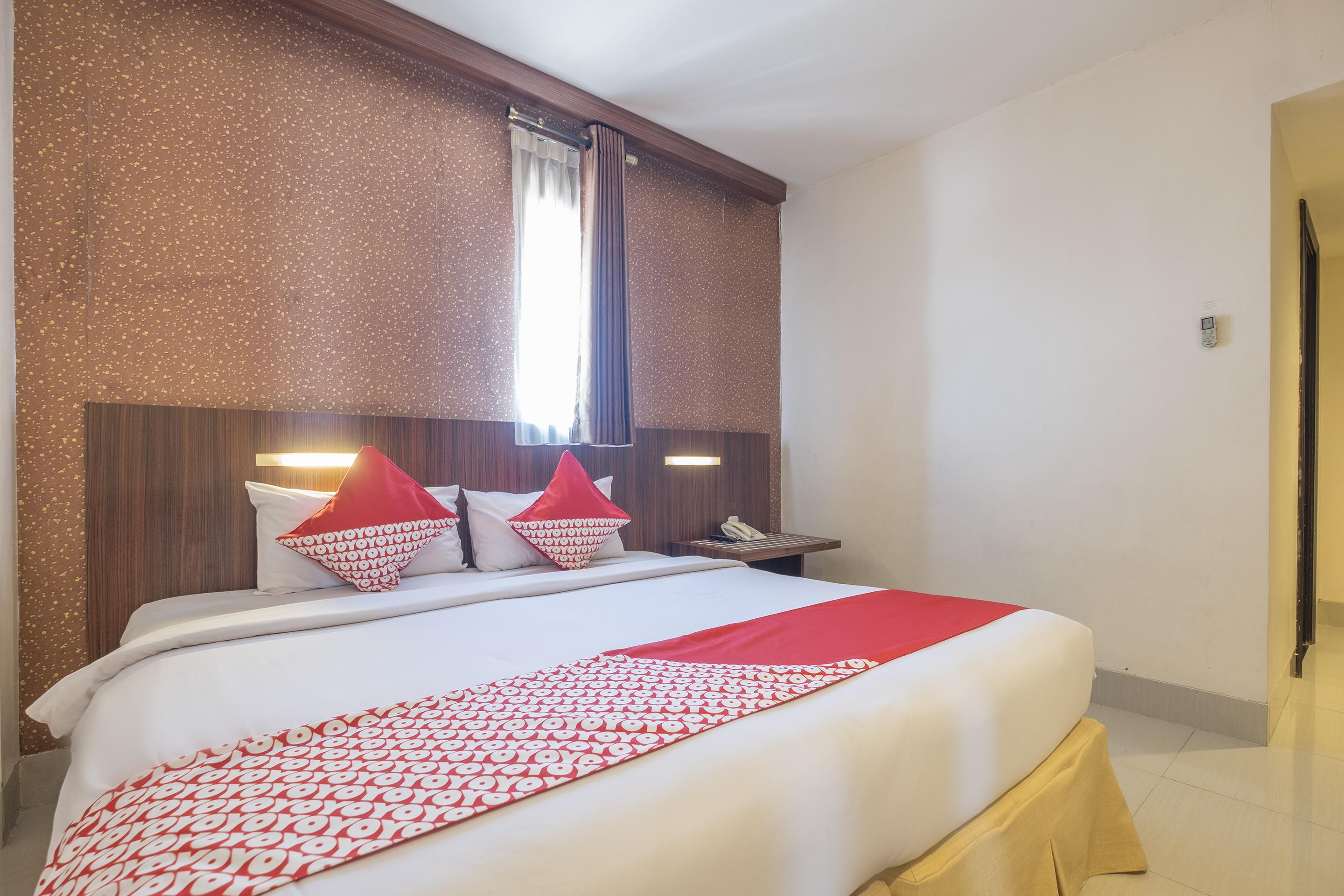 Collection O 1279 Hotel Grand Celino Makassar Exterior photo