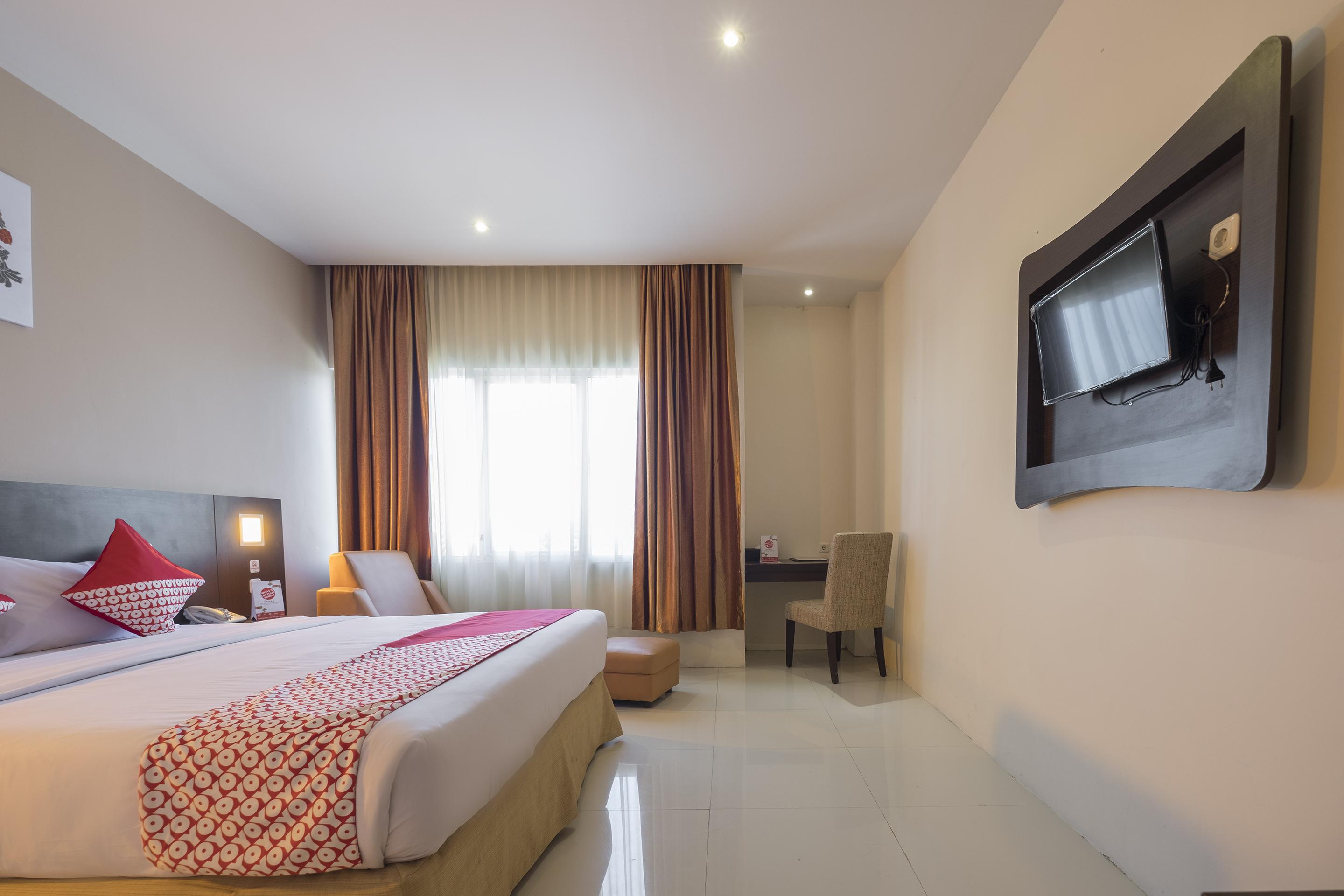 Collection O 1279 Hotel Grand Celino Makassar Exterior photo