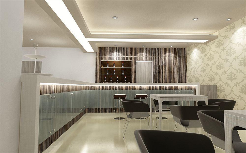 Collection O 1279 Hotel Grand Celino Makassar Exterior photo